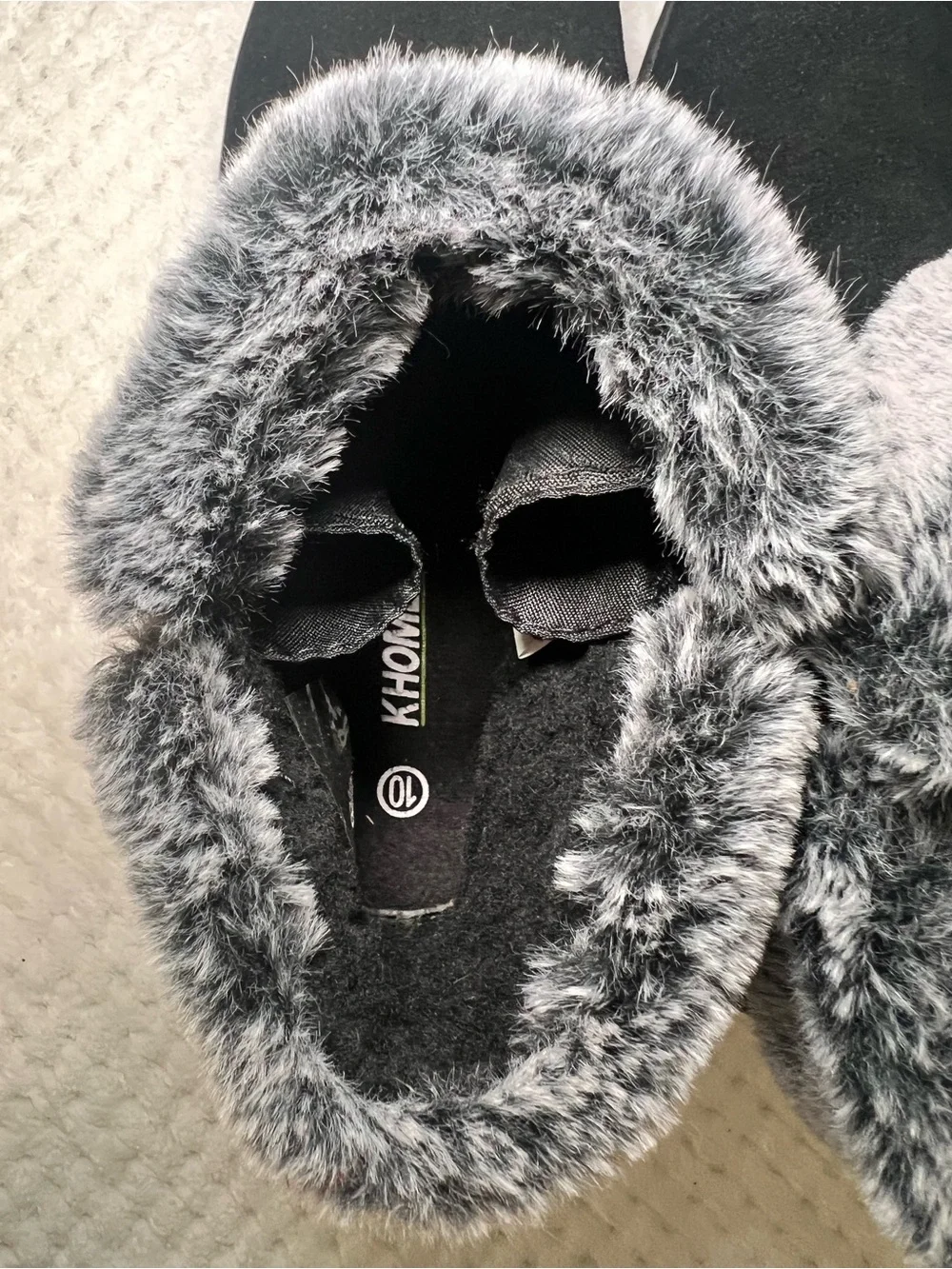 Khombu Black Ankle Winter Boots with Gray Faux Fur Cuff